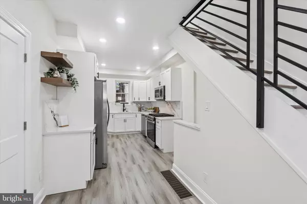 2051 S CLEVELAND ST, Philadelphia, PA 19145