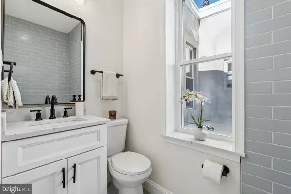 2051 S CLEVELAND ST, Philadelphia, PA 19145