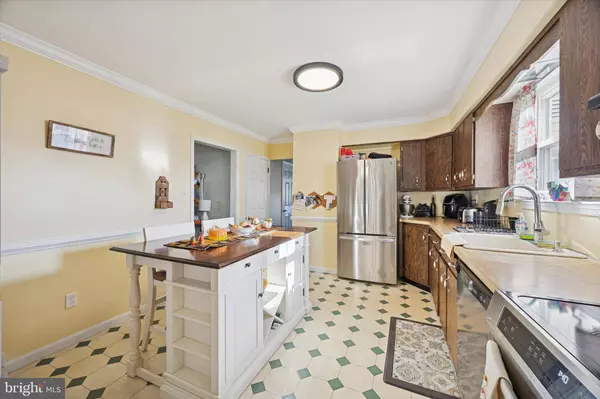 756 BURDETT, Upper Chichester, PA 19014