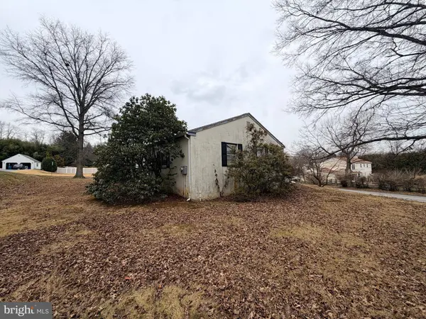 800 FALCON LN, West Chester, PA 19382