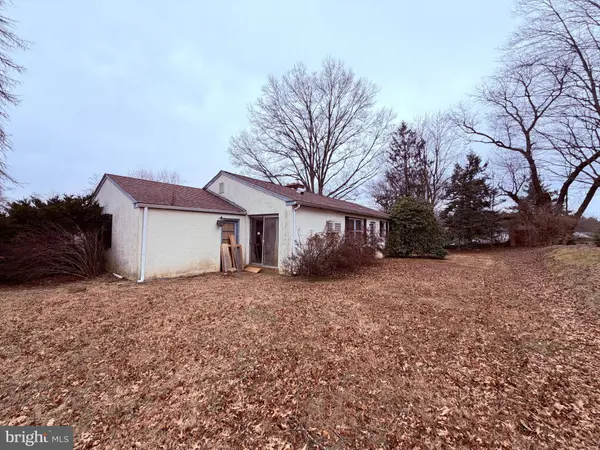 800 FALCON LN, West Chester, PA 19382