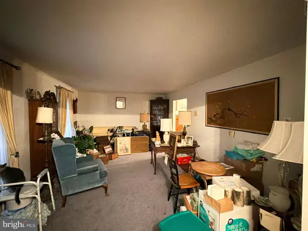 1038 EDGEWOOD CHASE, Glen Mills, PA 19342