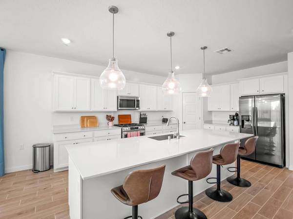1094 Sawtooth DR, Madera, CA 93636