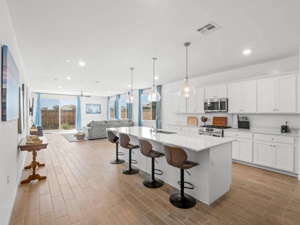 1094 Sawtooth DR, Madera, CA 93636