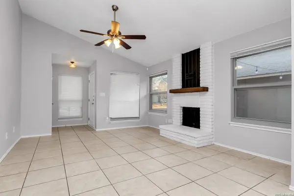 12043 Stoney Xing, San Antonio, TX 78247