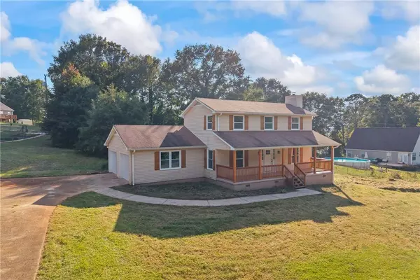 323 Lake Forest CIR, Anderson, SC 29625