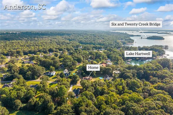 323 Lake Forest CIR, Anderson, SC 29625