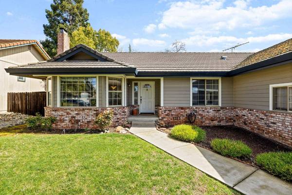 1435 Foxridge CIR, Auburn, CA 95603