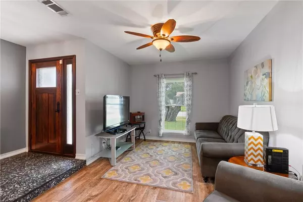 3818 Kingston DR, Corpus Christi, TX 78415