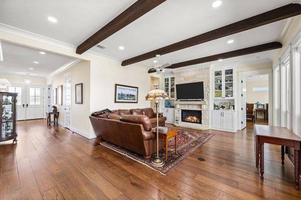 109 Bear Cat Court, Alvord, TX 76225