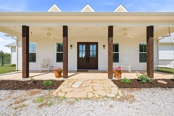 109 Bear Cat Court, Alvord, TX 76225