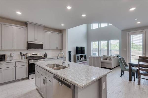 509 Hutchinson Lane, Lewisville, TX 75077