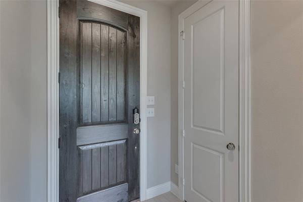 509 Hutchinson Lane, Lewisville, TX 75077