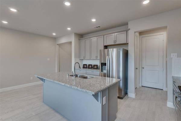 509 Hutchinson Lane, Lewisville, TX 75077