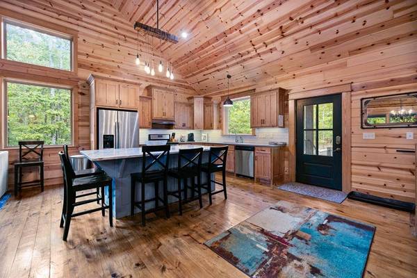 250 Almond LN, Broken Bow, OK 74728