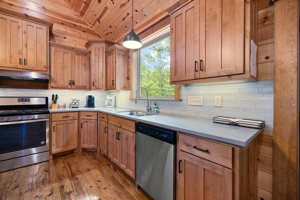 250 Almond LN, Broken Bow, OK 74728