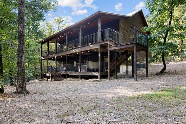 250 Almond LN, Broken Bow, OK 74728