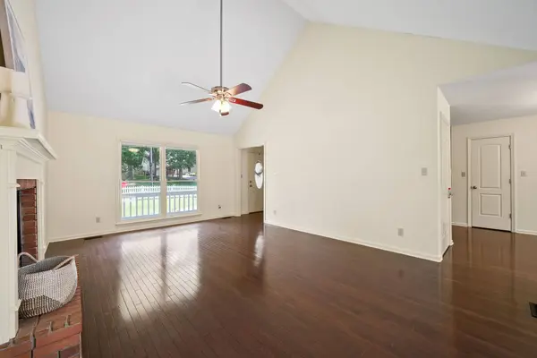 810 Burton Trl, Adams, TN 37010