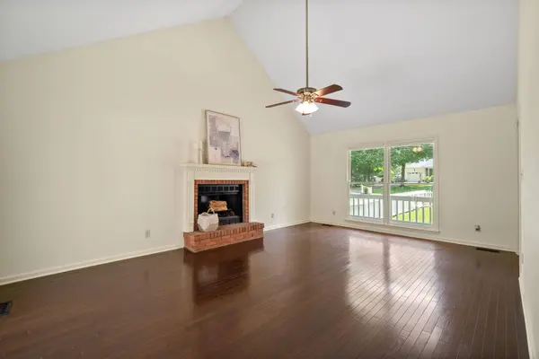 810 Burton Trl, Adams, TN 37010