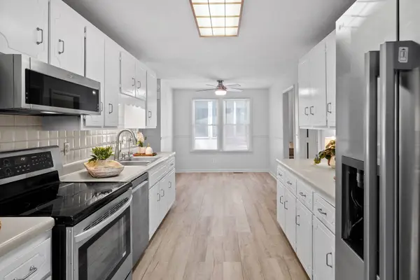 325 Dunbrook Dr, Clarksville, TN 37043