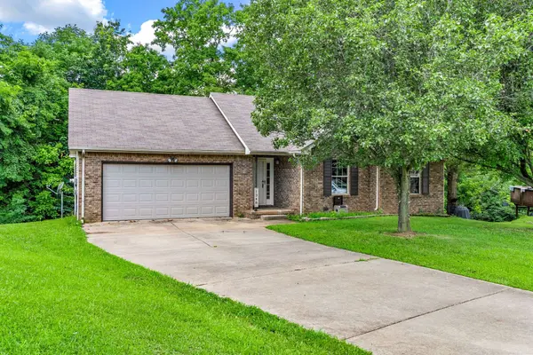 1348 Chucker Dr, Clarksville, TN 37042