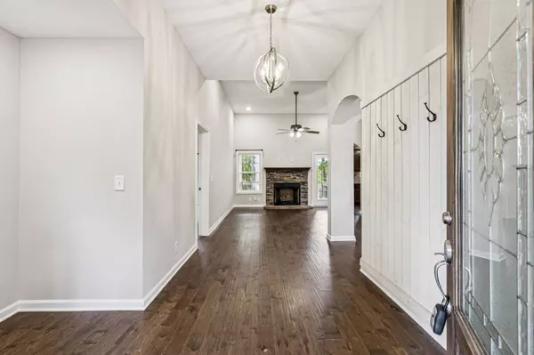 1208 Rich Ellen Dr, Palmyra, TN 37142