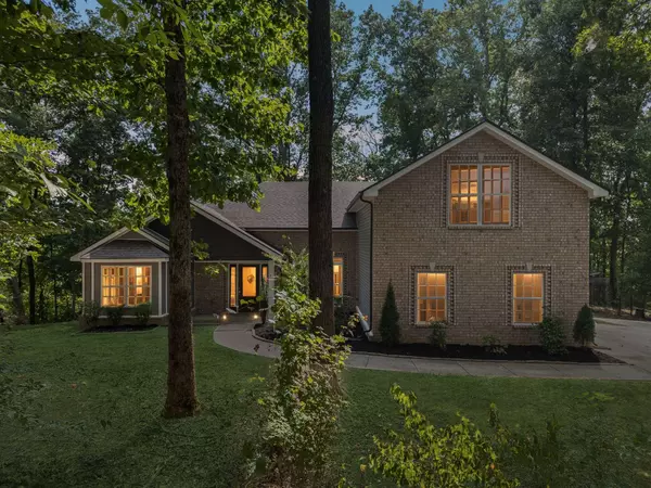 1208 Rich Ellen Dr, Palmyra, TN 37142