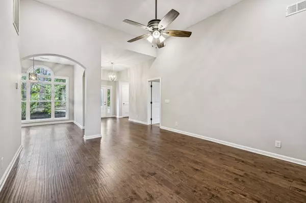 1208 Rich Ellen Dr, Palmyra, TN 37142