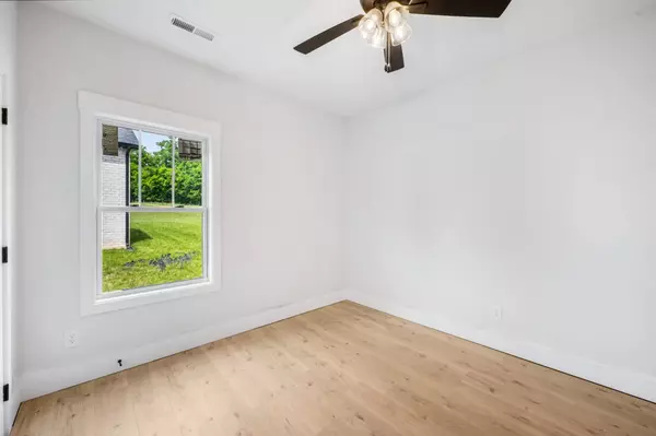 415 Blue Ridge Ct, Clarksville, TN 37043