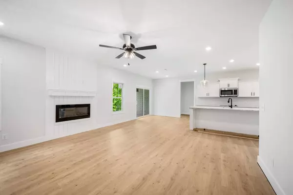 415 Blue Ridge Ct, Clarksville, TN 37043