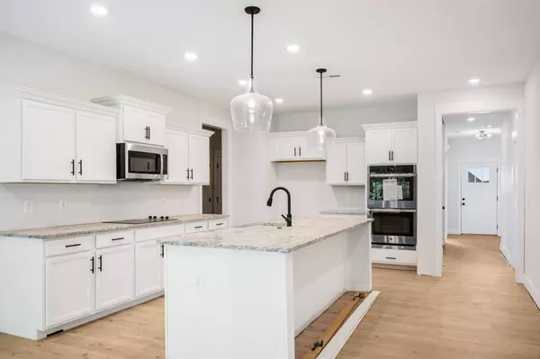 415 Blue Ridge Ct, Clarksville, TN 37043