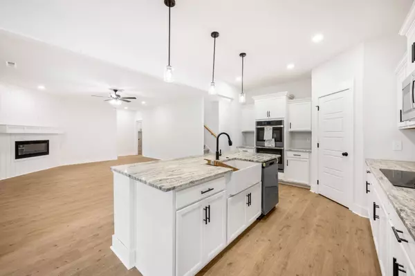 419 Blue Ridge Ct, Clarksville, TN 37043