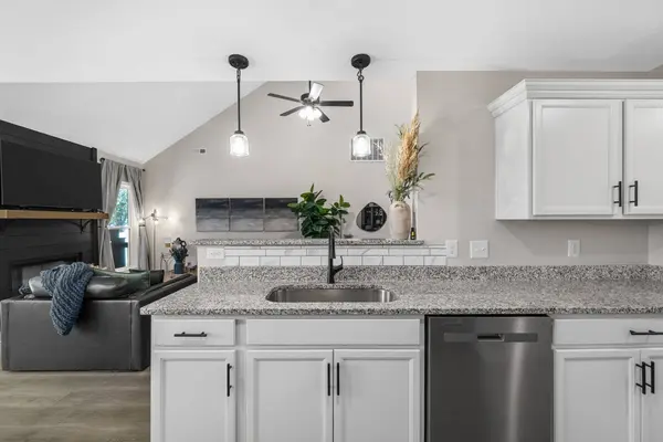 260 Kildeer Dr, Clarksville, TN 37040