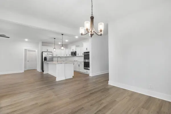 978 Alton Dr, Clarksville, TN 37043