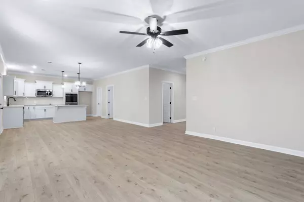 998 Alton Dr, Clarksville, TN 37043