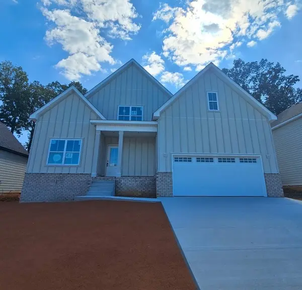 982 Alton Dr, Clarksville, TN 37043