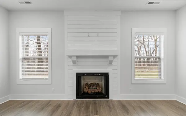 978 Alton Dr, Clarksville, TN 37043