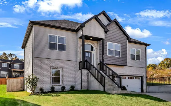 628 Creighton Ct, Clarksville, TN 37043