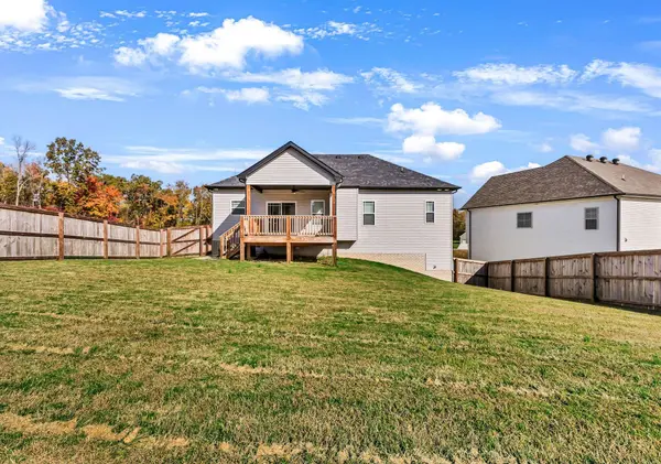 628 Creighton Ct, Clarksville, TN 37043