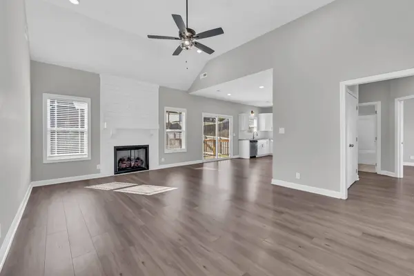 628 Creighton Ct, Clarksville, TN 37043