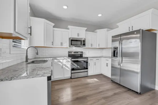 628 Creighton Ct, Clarksville, TN 37043