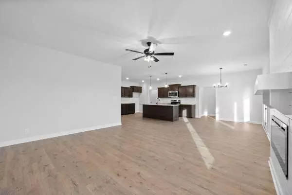 310 Galway Dr, Clarksville, TN 37042