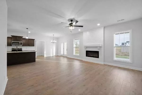 310 Galway Dr, Clarksville, TN 37042