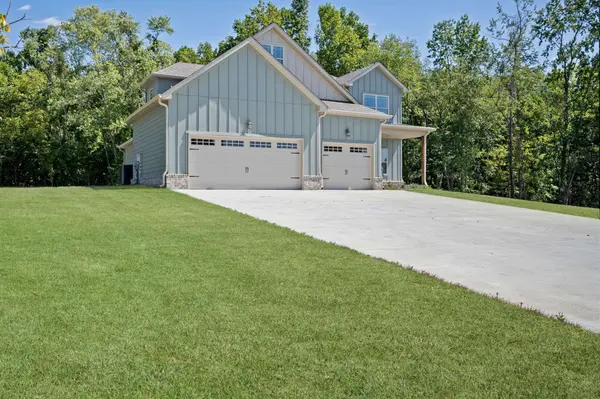 1749 Powell Rd, Clarksville, TN 37043