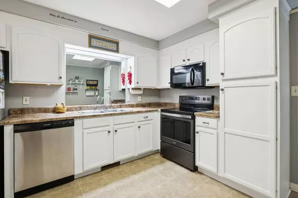 1877 Pardue Ct, Clarksville, TN 37043