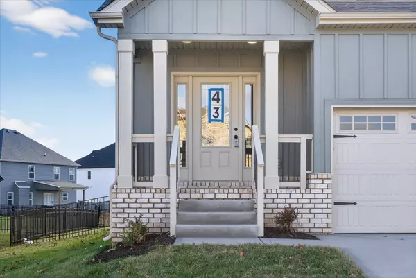 990 Alton Dr, Clarksville, TN 37043