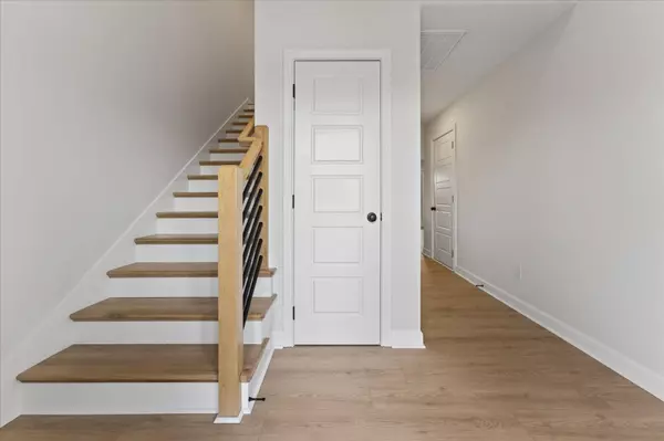 990 Alton Dr, Clarksville, TN 37043