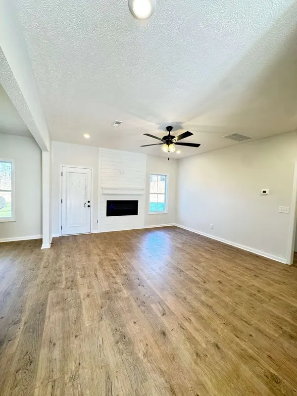 297 Wesson Dr, Clarksville, TN 37043