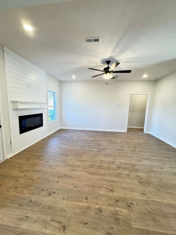 297 Wesson Dr, Clarksville, TN 37043