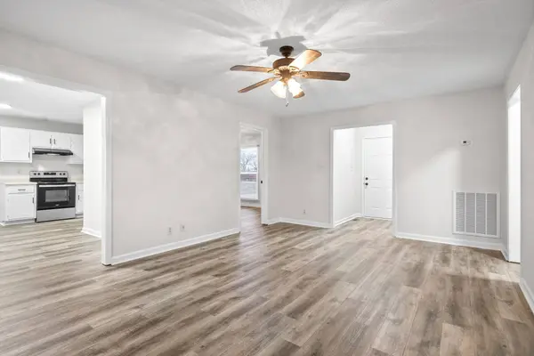 1214 Peachers Mill Rd, Clarksville, TN 37042